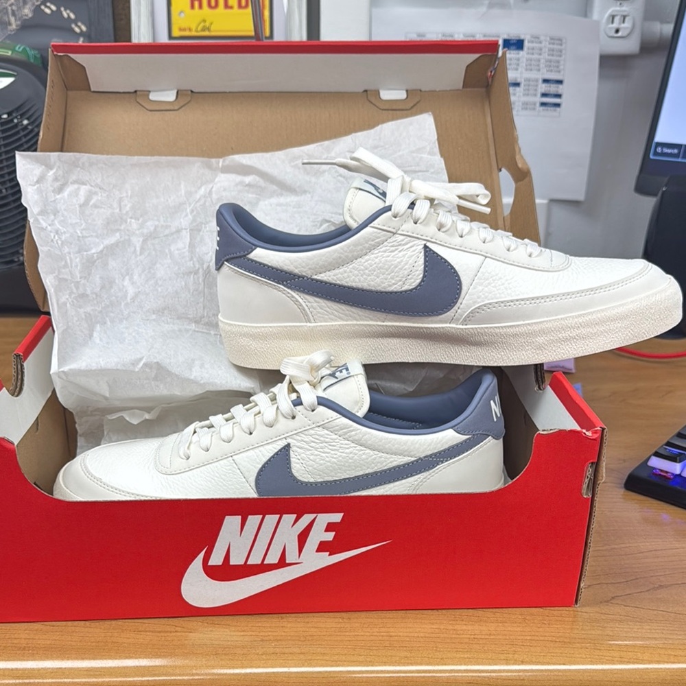 Nike Classic White and Navy Killshot 2 Brand New never worn. Wrong size sent.